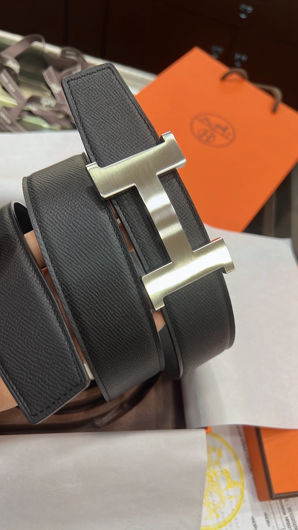 エルメスベルト正面デザイン